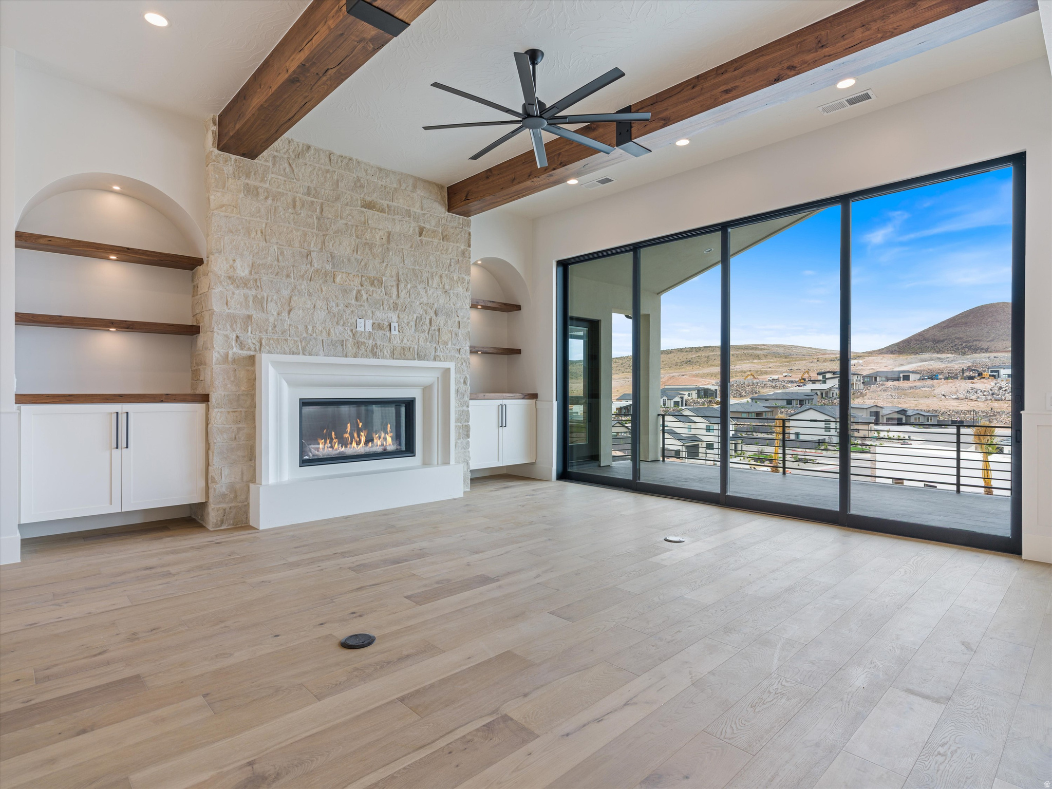 SCENIC POINT - Residential