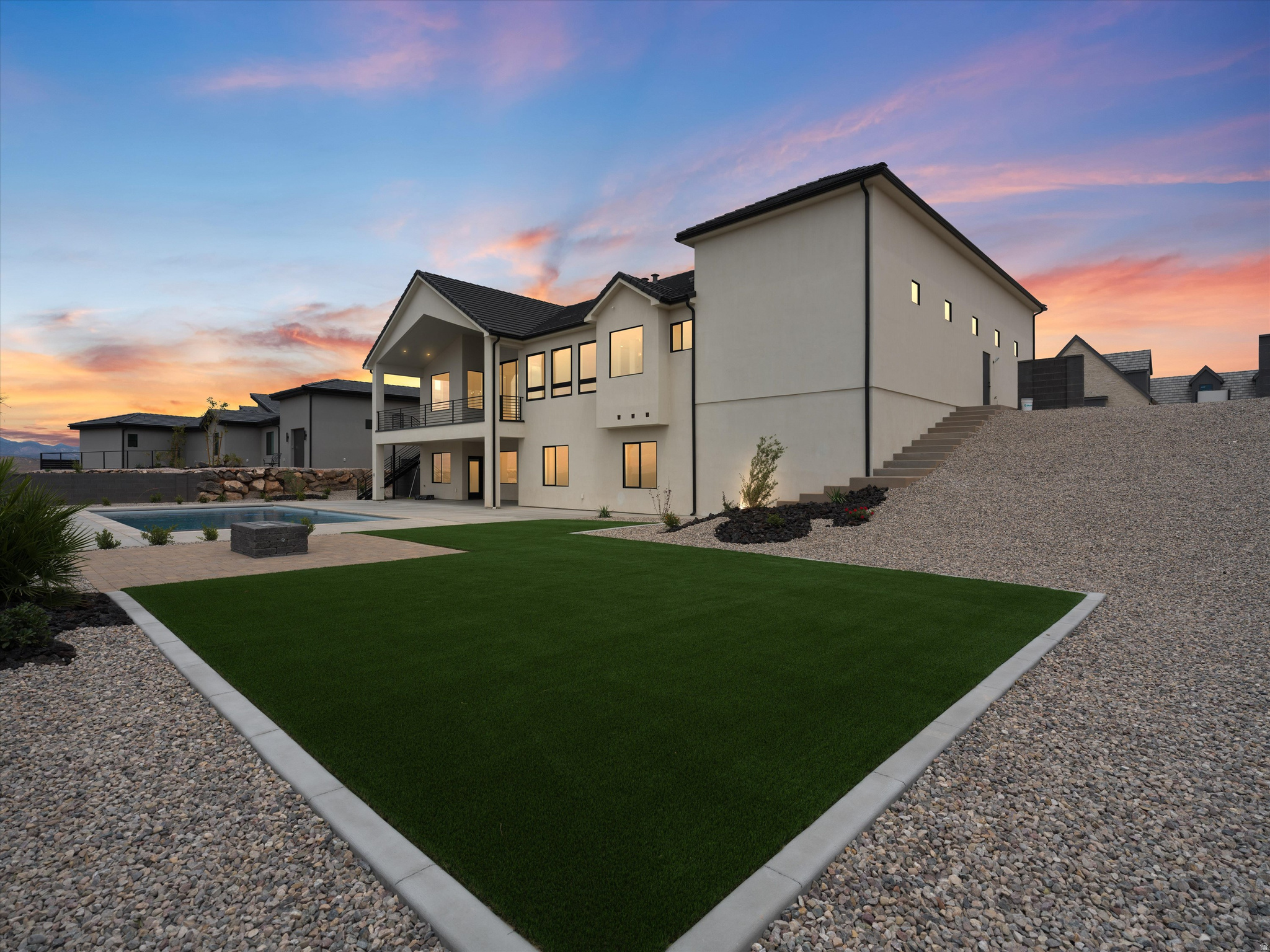 SCENIC POINT - Residential