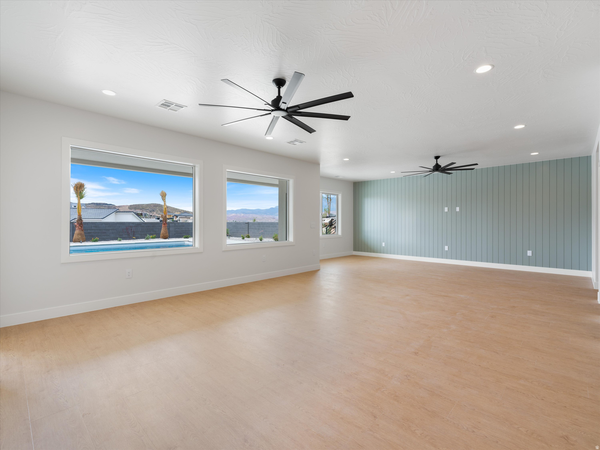 SCENIC POINT - Residential