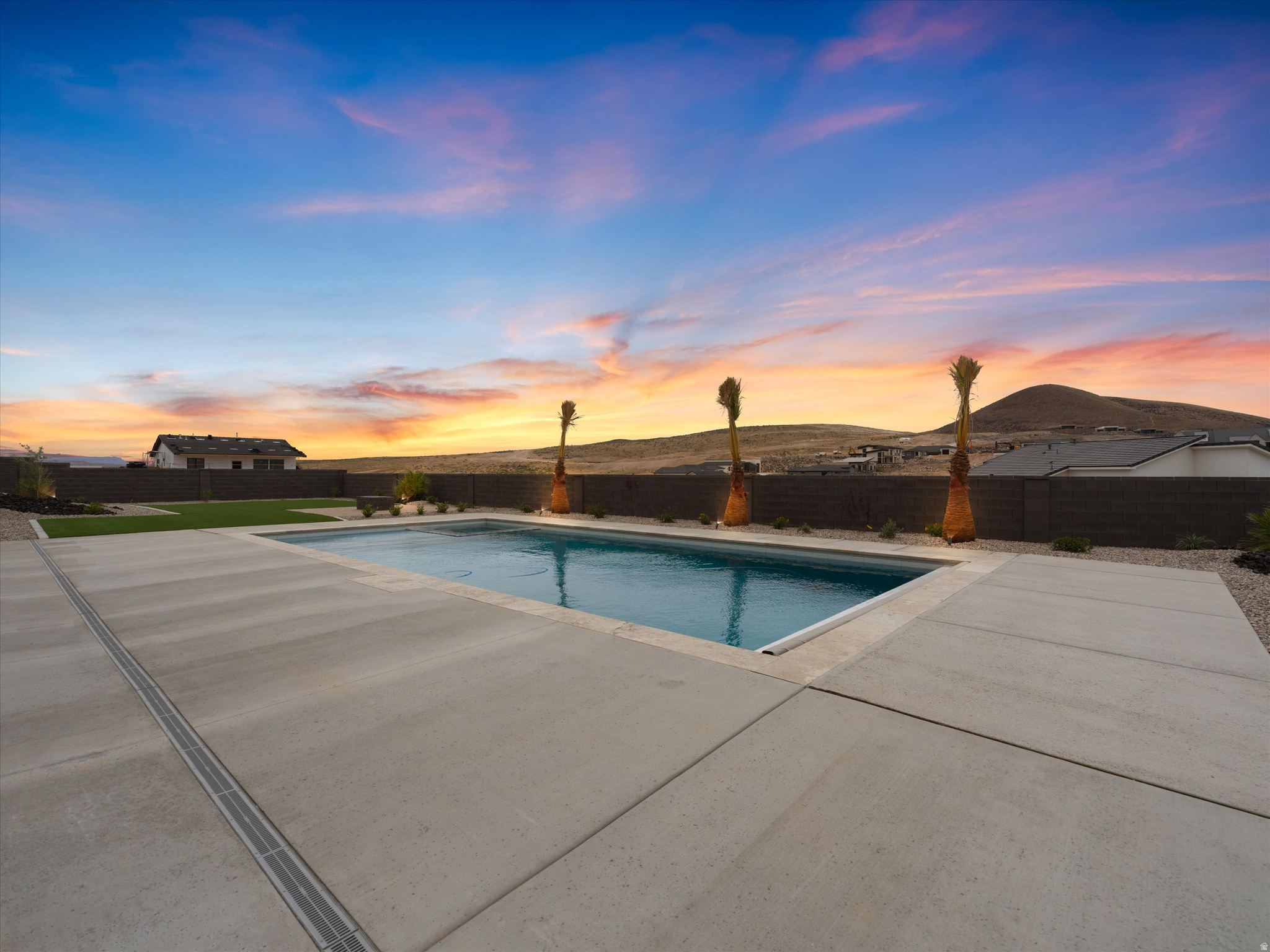 SCENIC POINT - Residential
