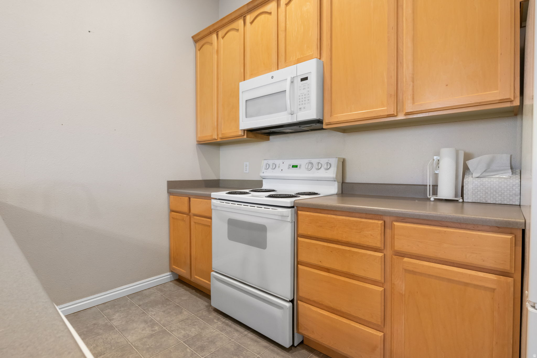 TOWNS AT HUNTER VILL - Residential