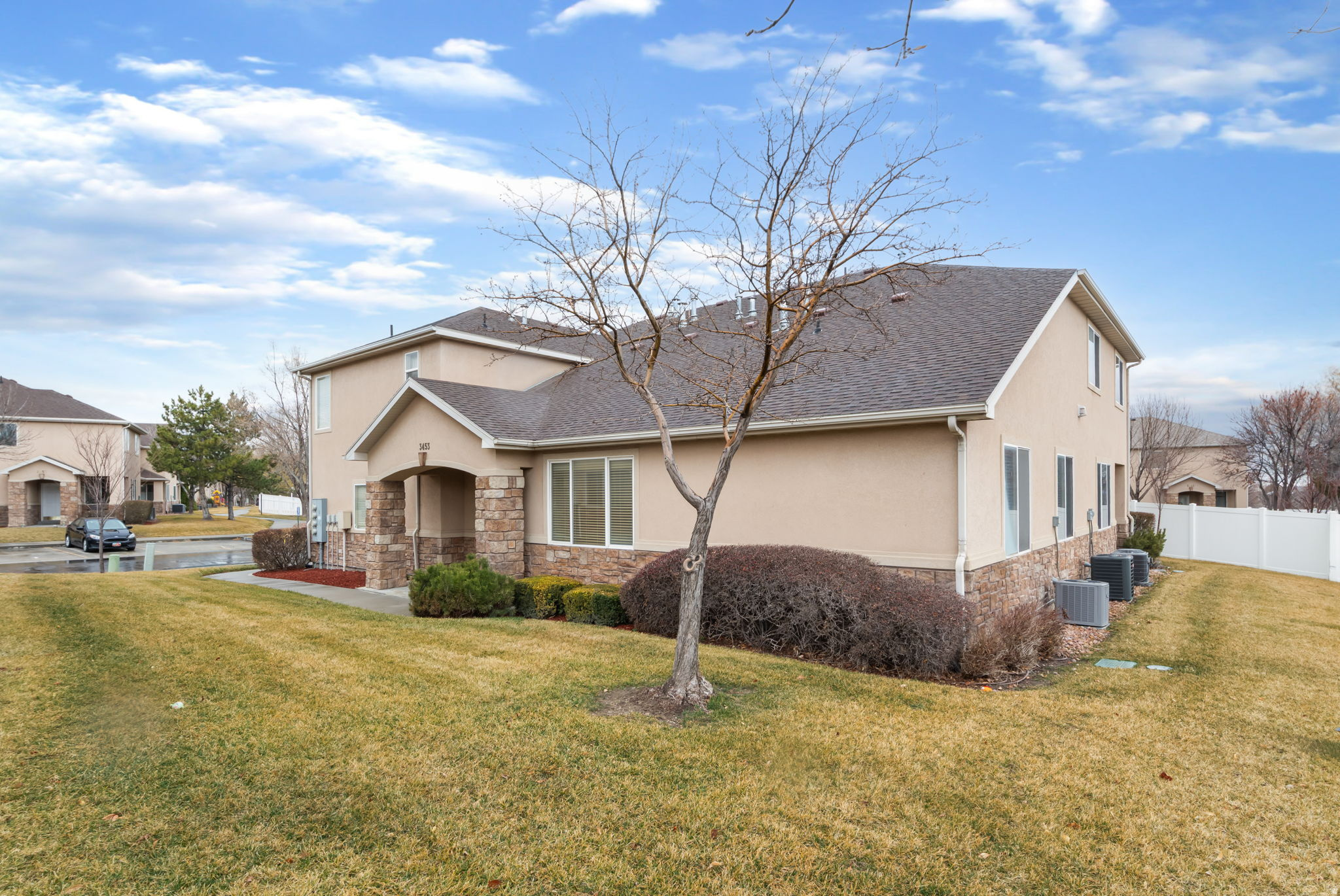 TOWNS AT HUNTER VILL - Residential