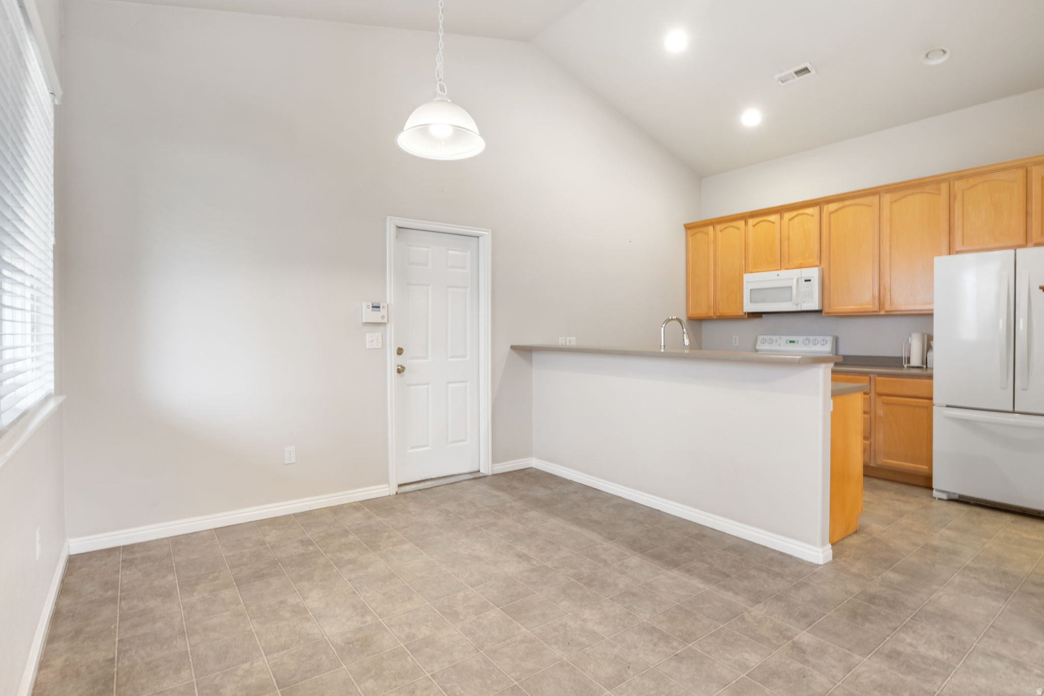 TOWNS AT HUNTER VILL - Residential