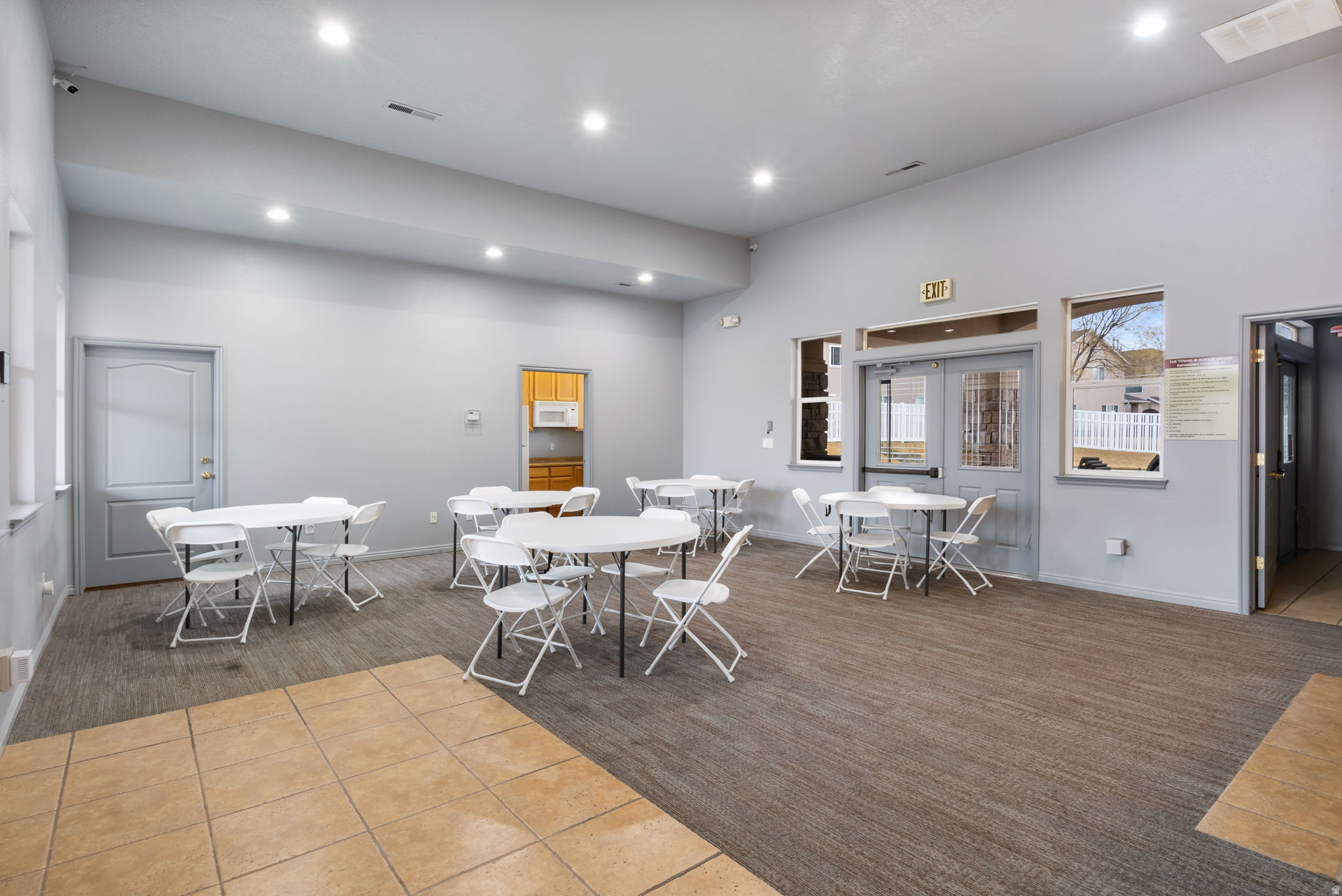 TOWNS AT HUNTER VILL - Residential