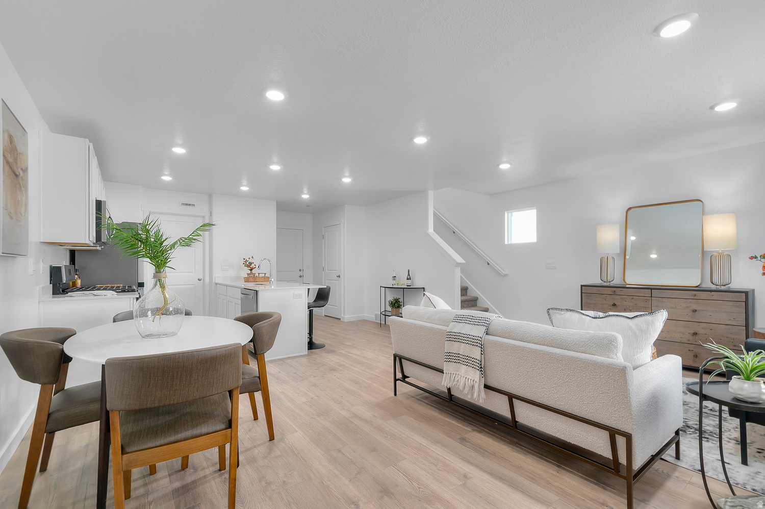 DIXON CREEK - Residential