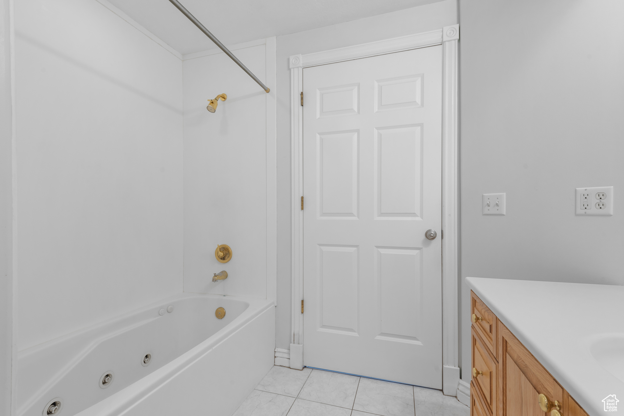 FIVE STAR CONDO - Residential
