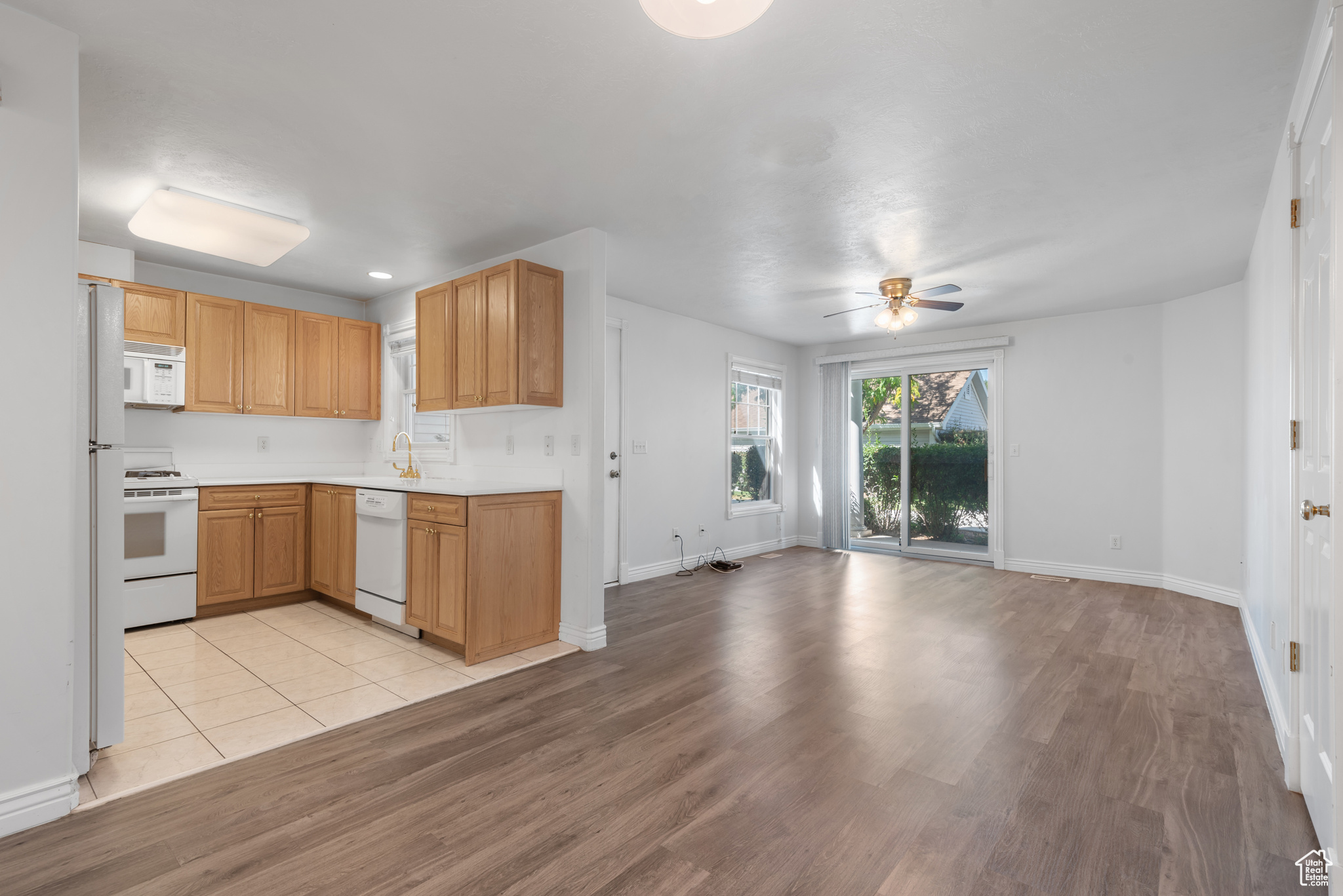 FIVE STAR CONDO - Residential