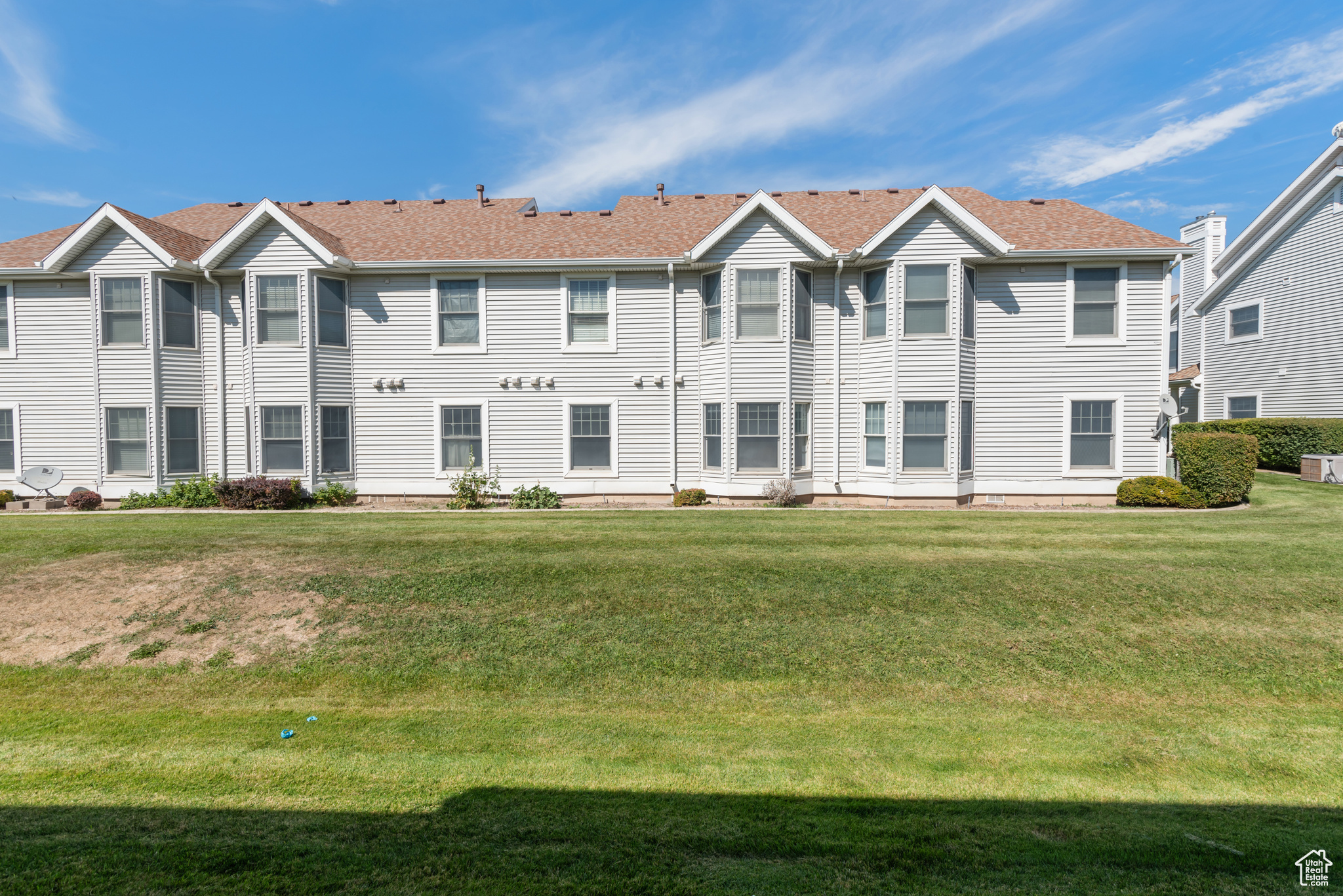 FIVE STAR CONDO - Residential