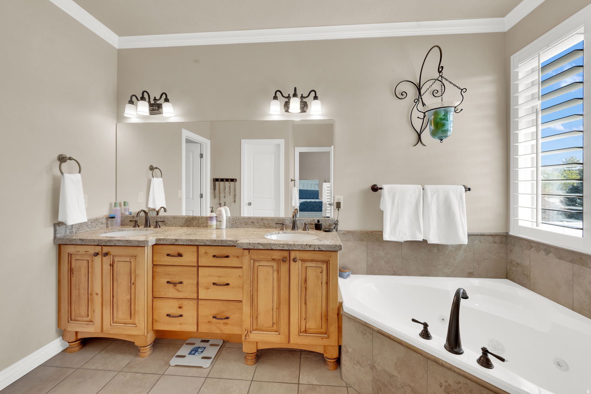 ROYAL MEADOWS ESTATE - Residential