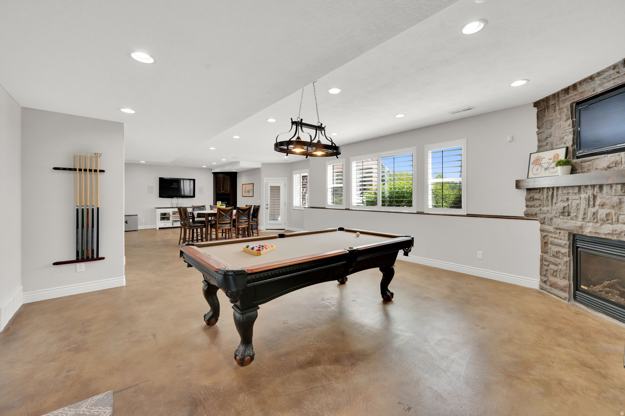 ROYAL MEADOWS ESTATE - Residential