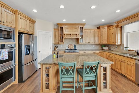 Tiny photo for 10257 S MCKINLEY PARK LN, South Jordan, UT 84095 (MLS # 2151021)