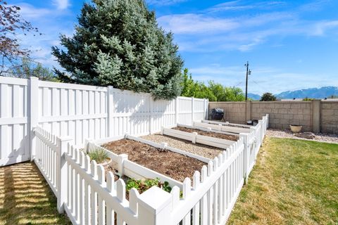 Tiny photo for 10257 S MCKINLEY PARK LN, South Jordan, UT 84095 (MLS # 2151021)