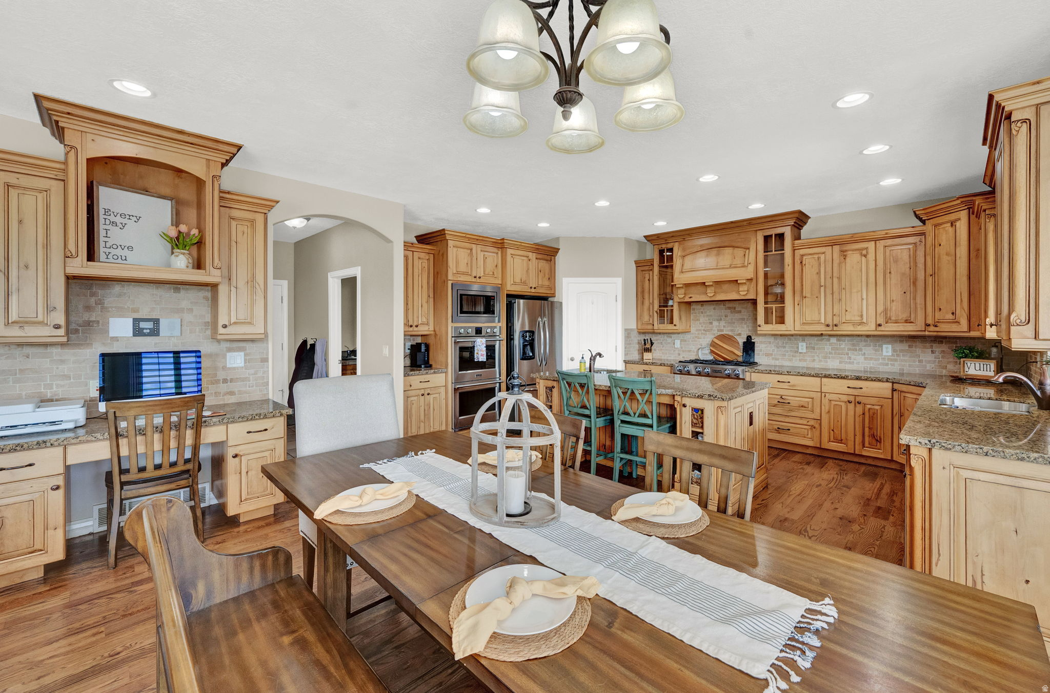 ROYAL MEADOWS ESTATE - Residential