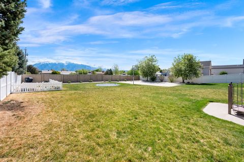 Tiny photo for 10257 S MCKINLEY PARK LN, South Jordan, UT 84095 (MLS # 2151021)