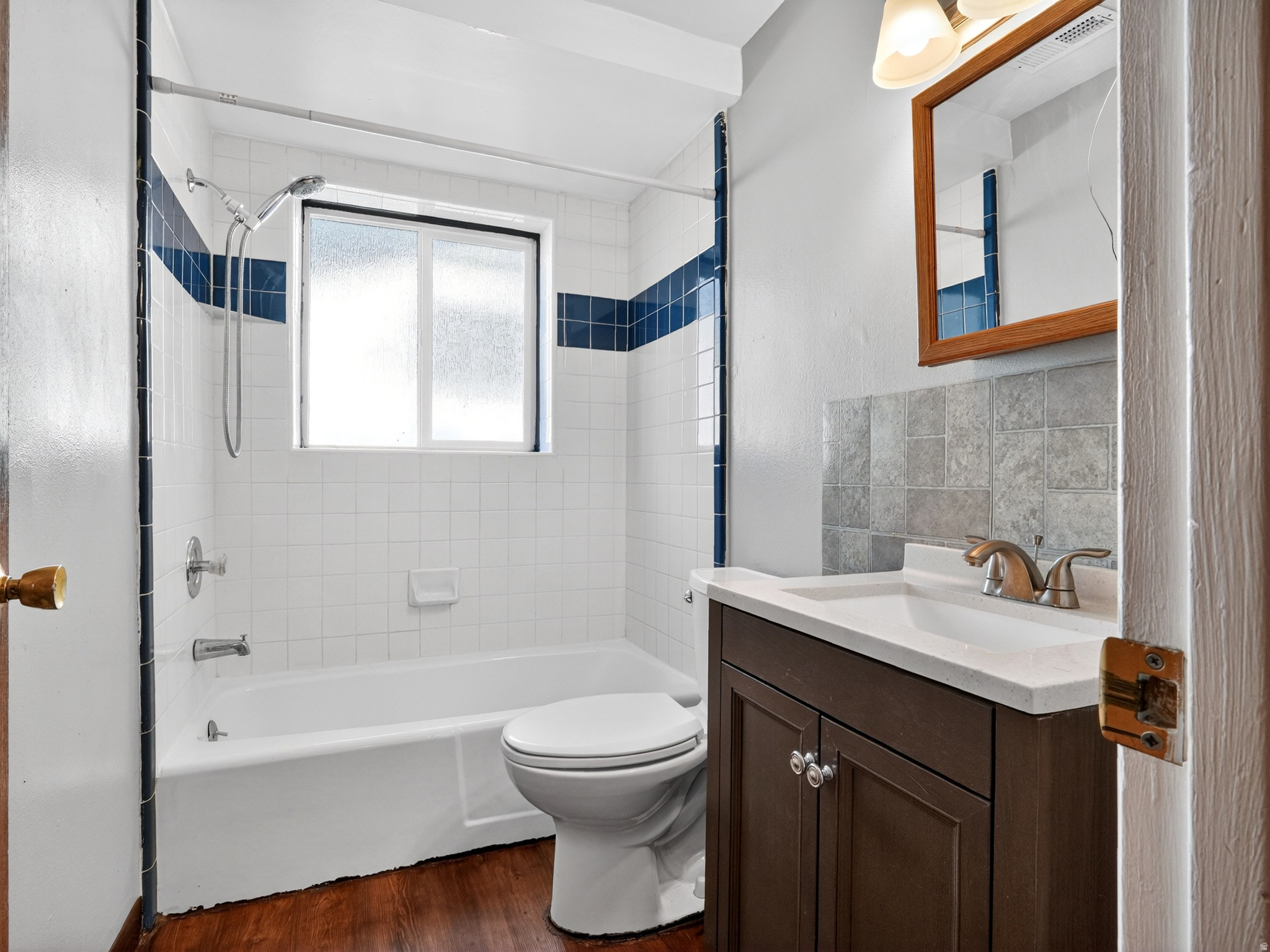 KNOWLES - Residential