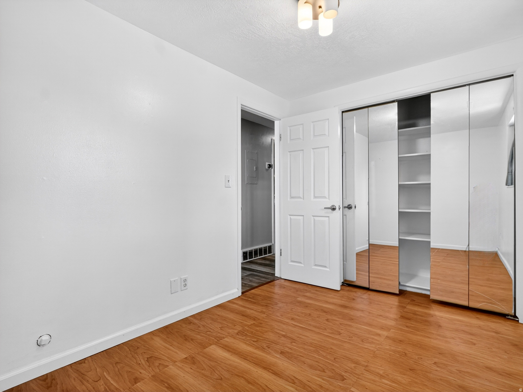 KNOWLES - Residential