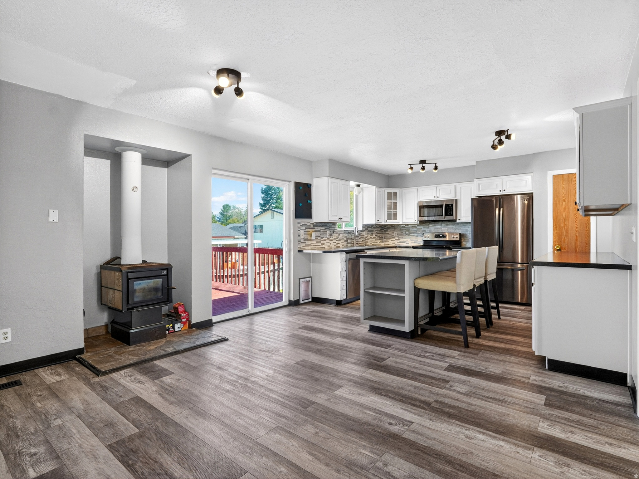 KNOWLES - Residential