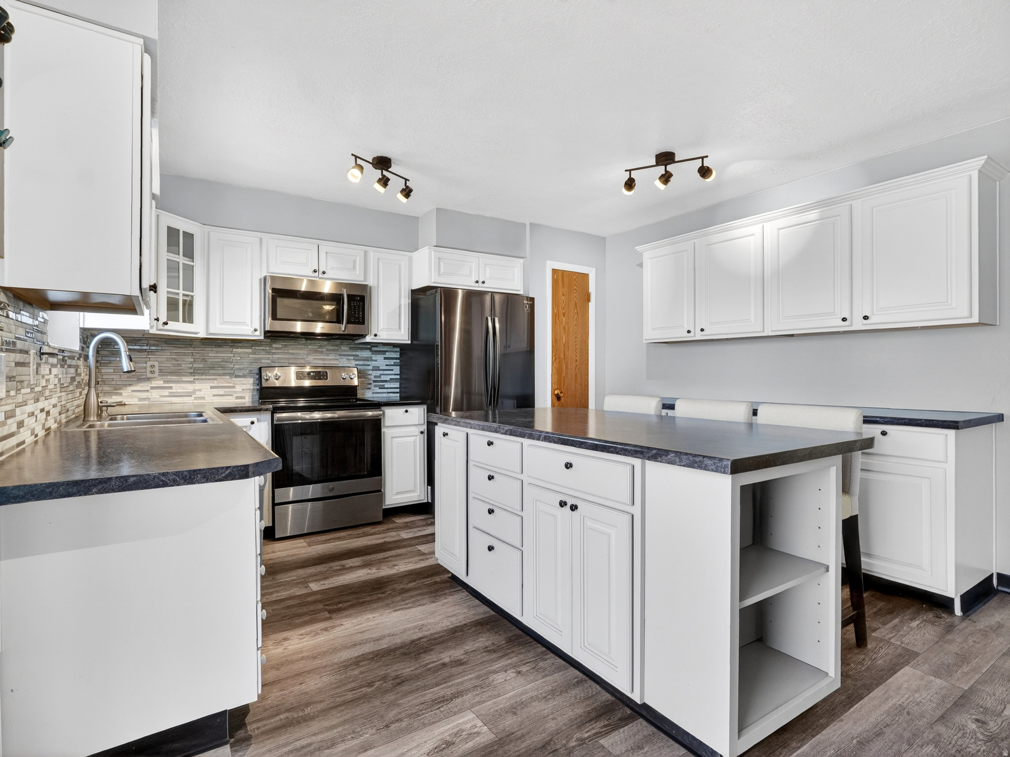 KNOWLES - Residential