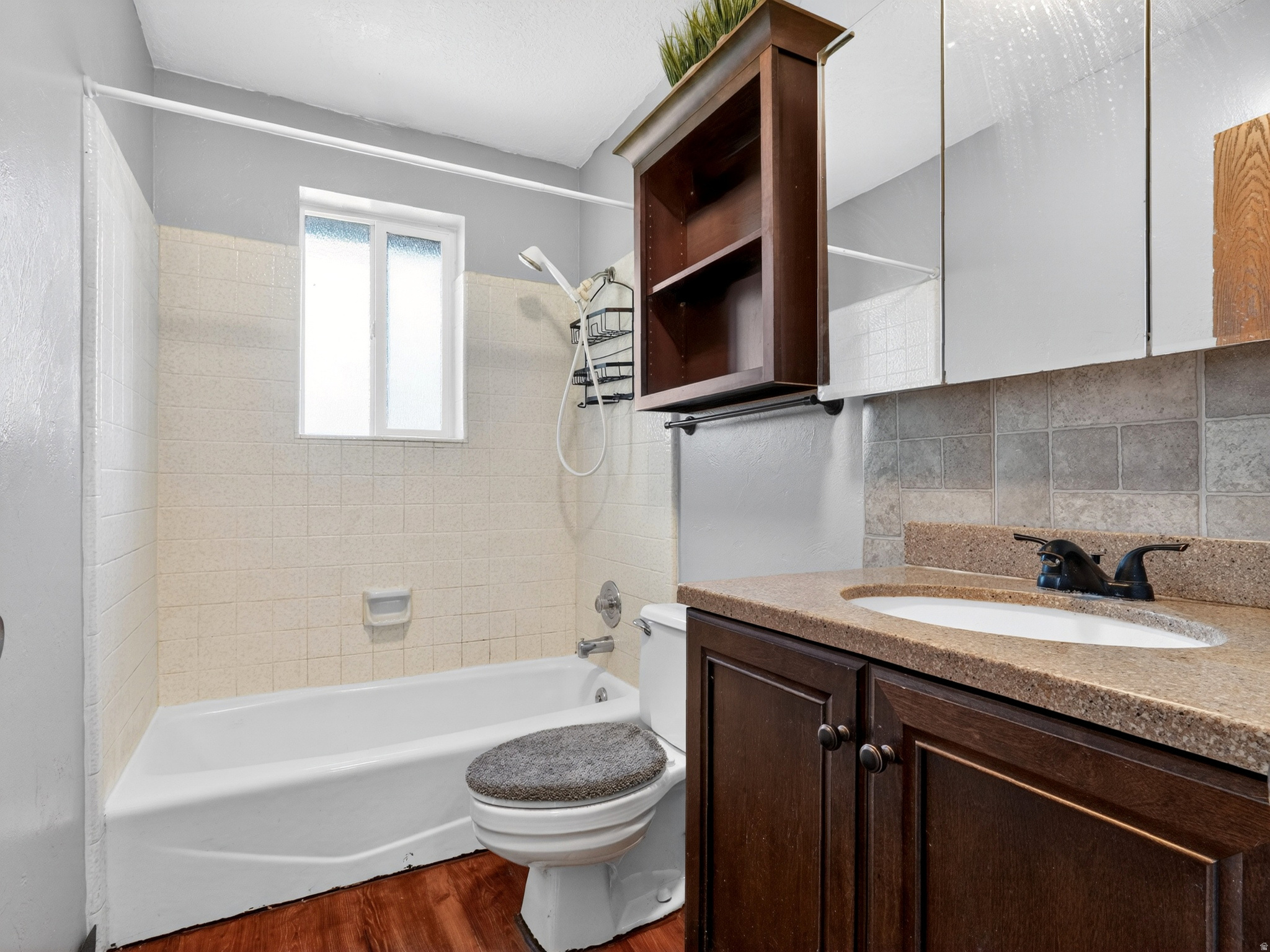 KNOWLES - Residential