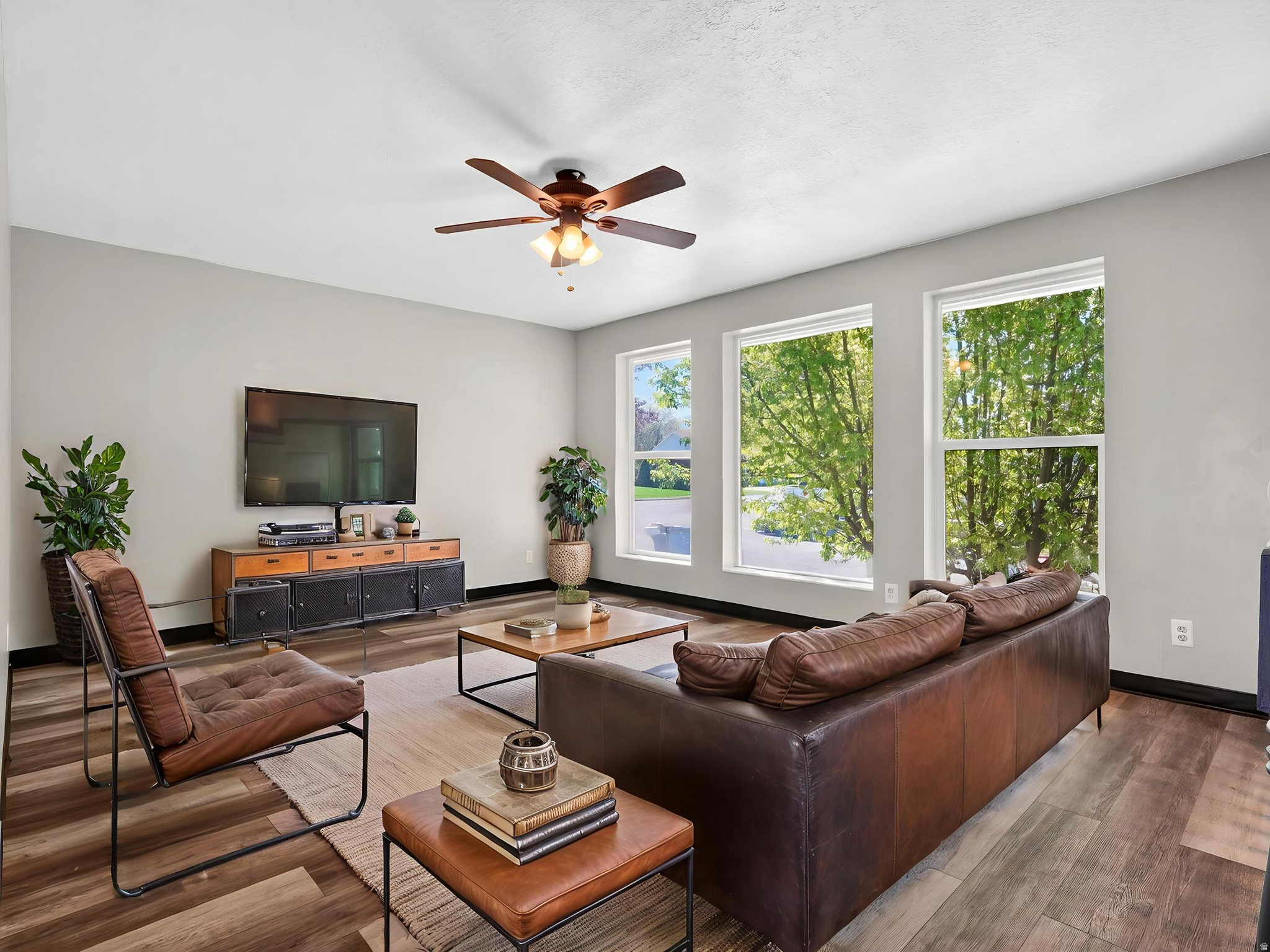 KNOWLES - Residential