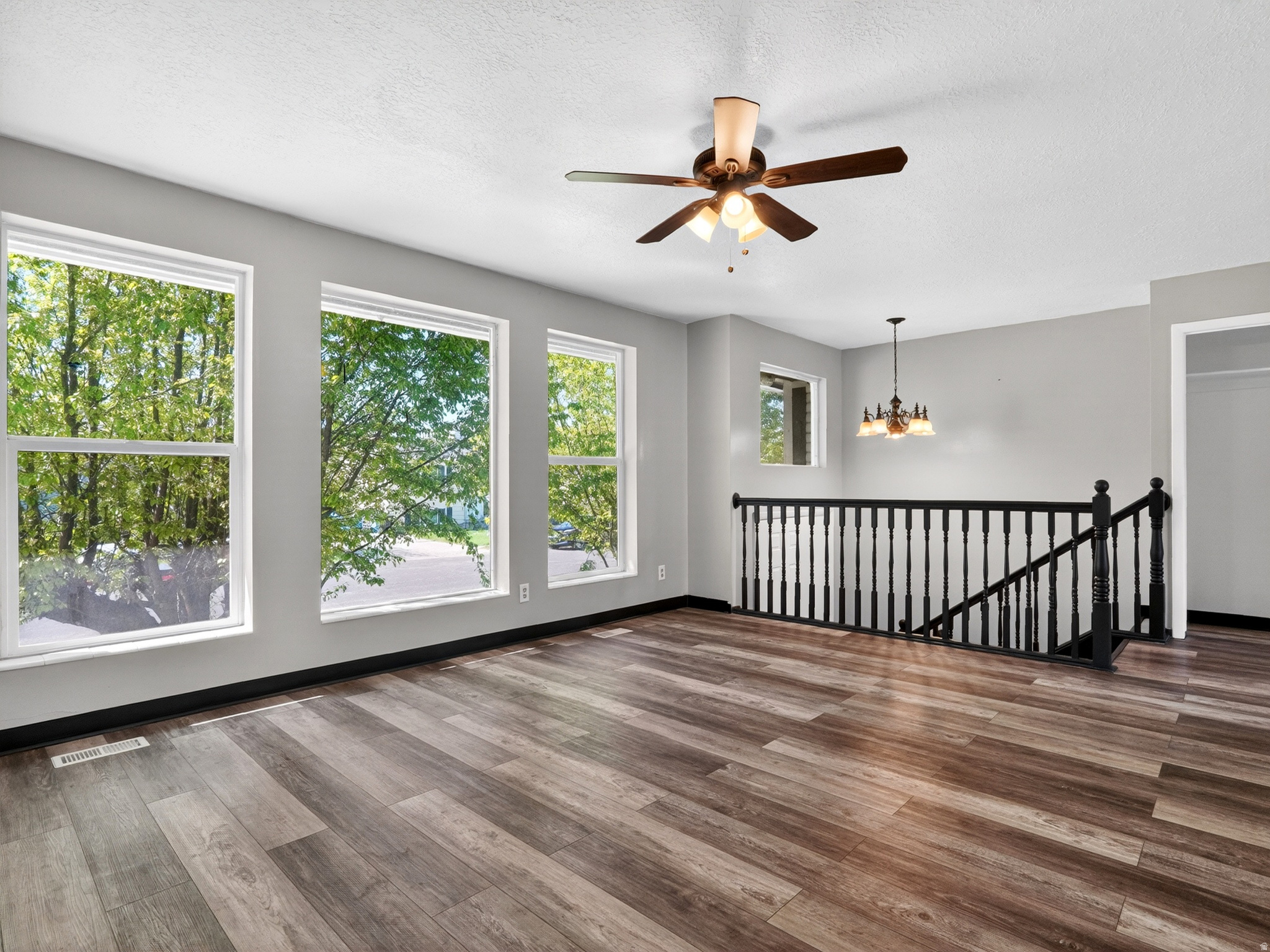 KNOWLES - Residential