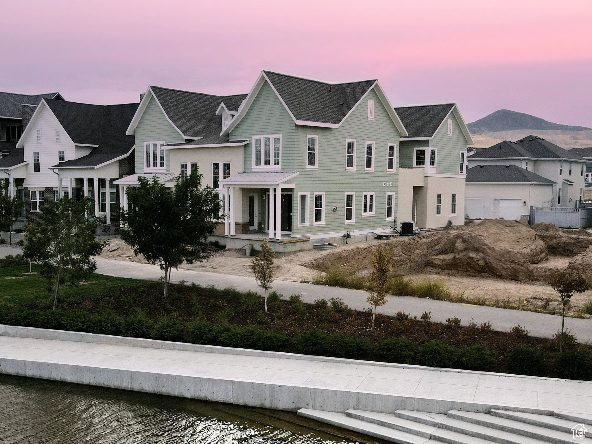 DAYBREAK - Residential Income