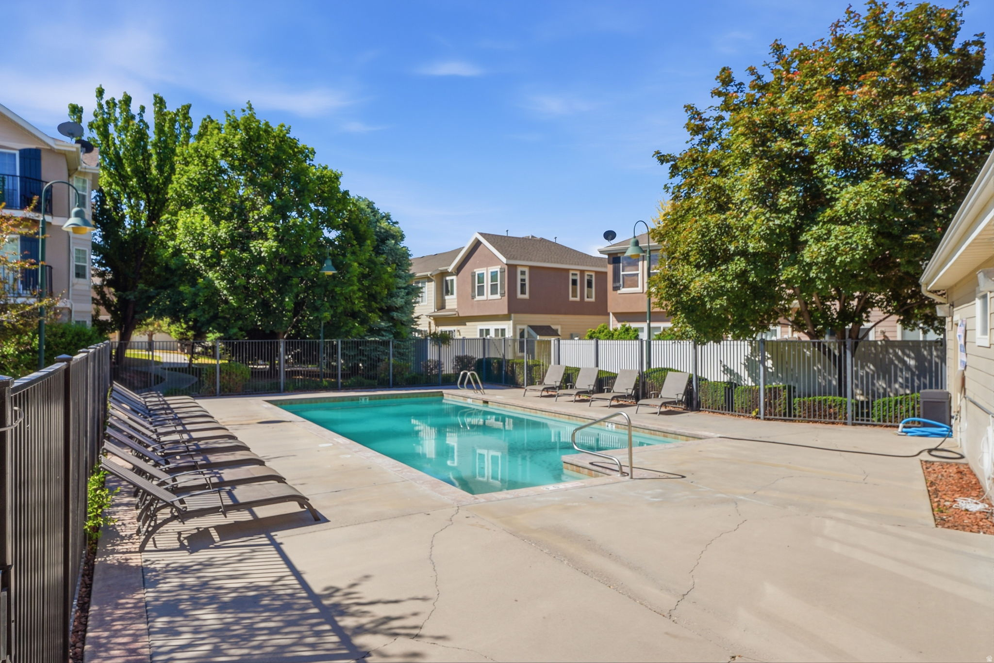 VINTAGE ON THE BLUFF - Residential