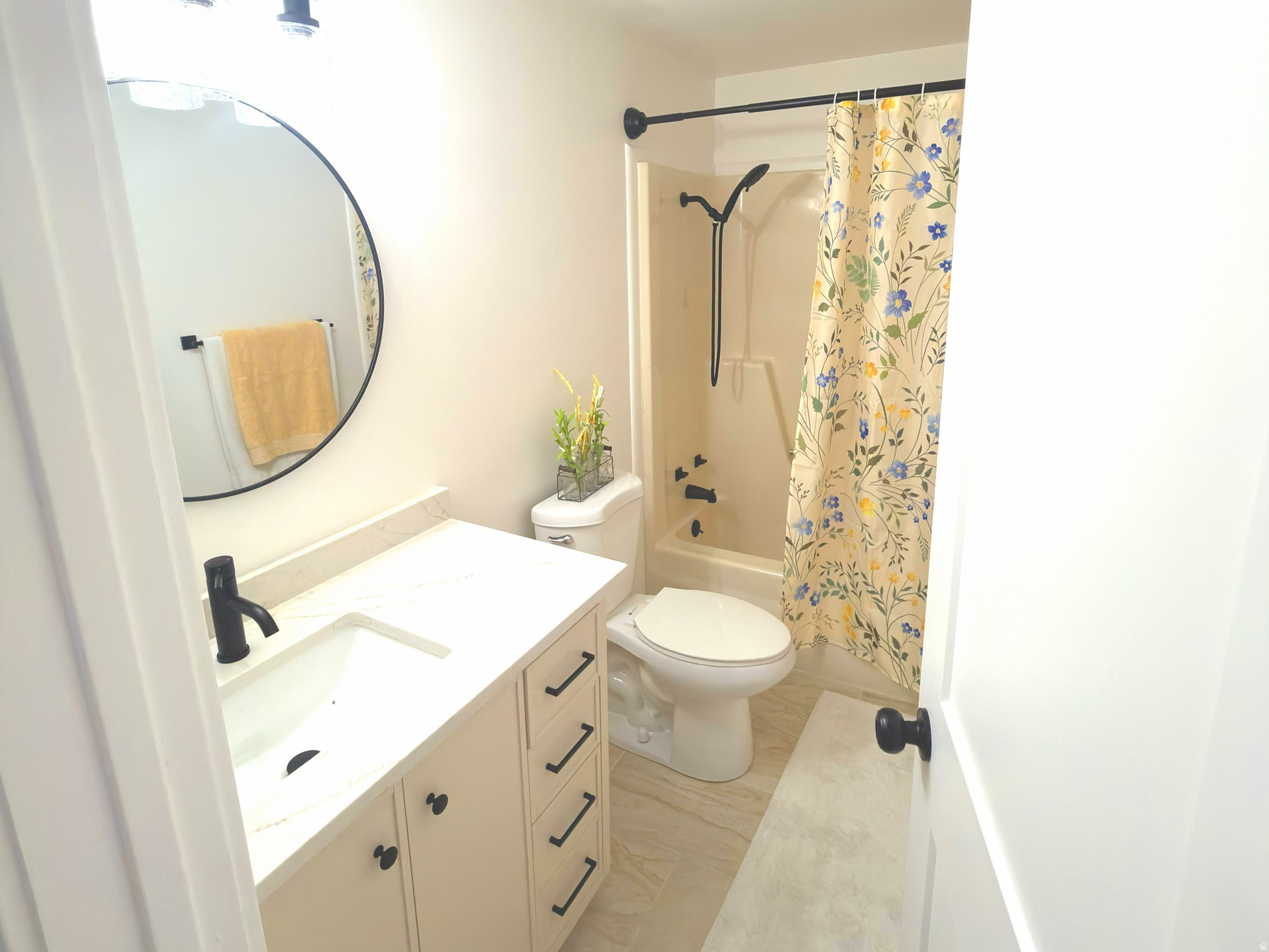 BLACKHAWK ESTATES - Residential Lease