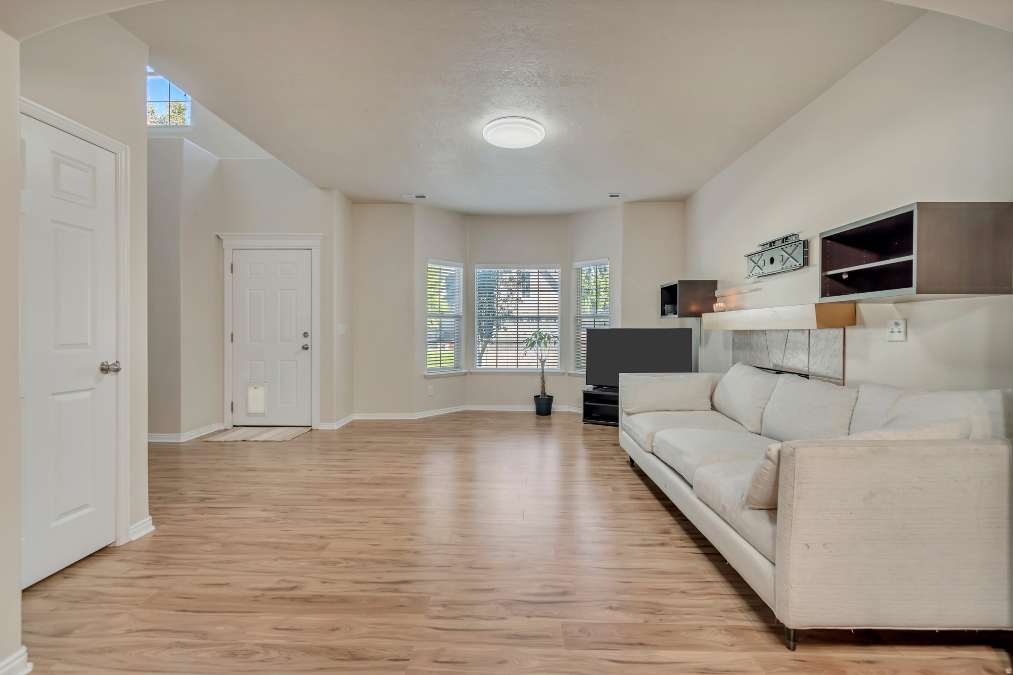 COUNTRY VIEW - Residential