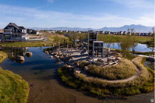 DAYBREAK - Residential