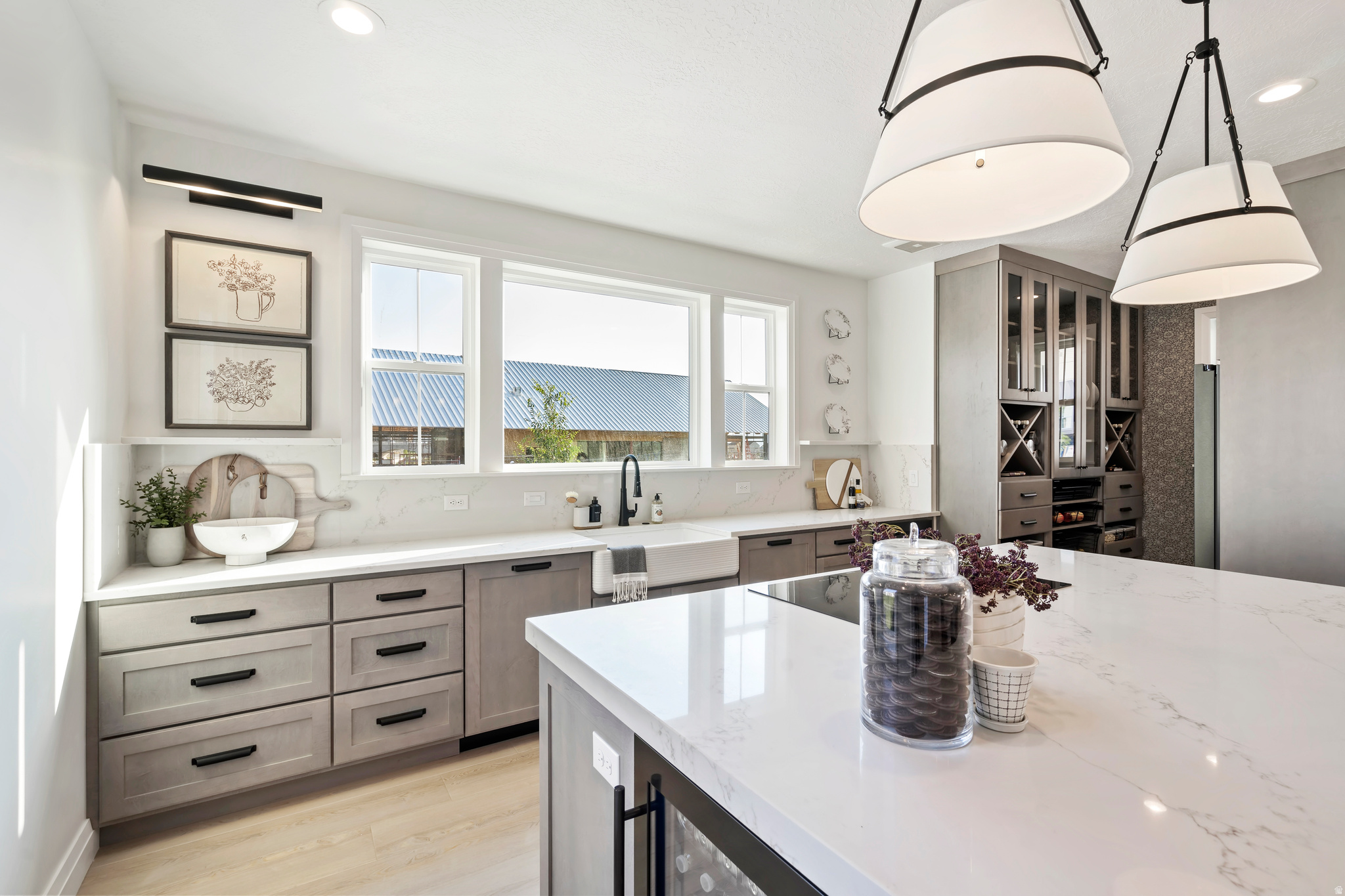 DAYBREAK - Residential