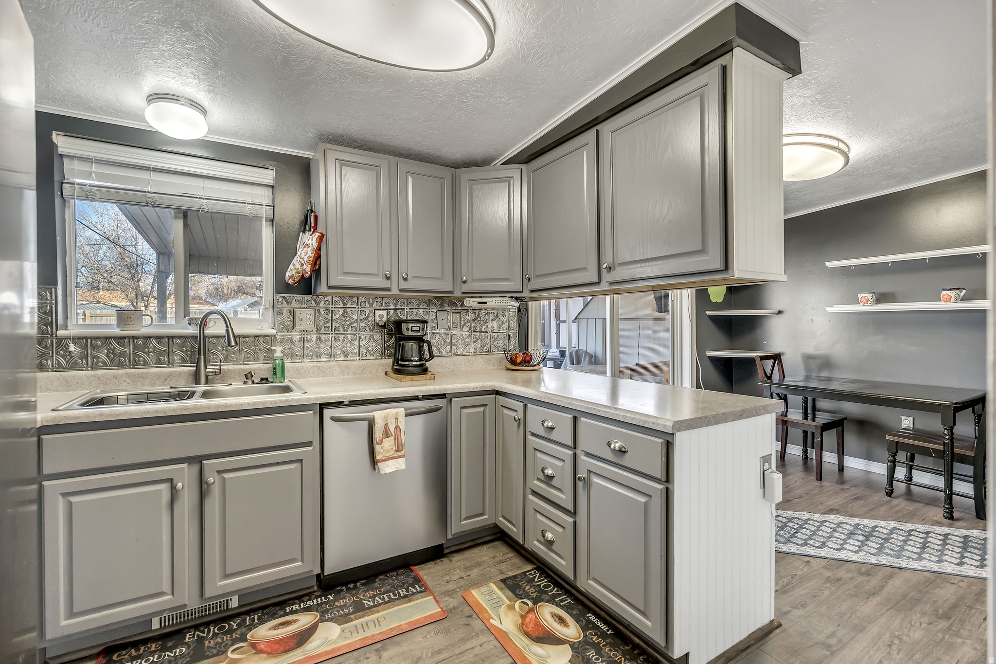 SUNNYVALE HEIGHTS - Residential