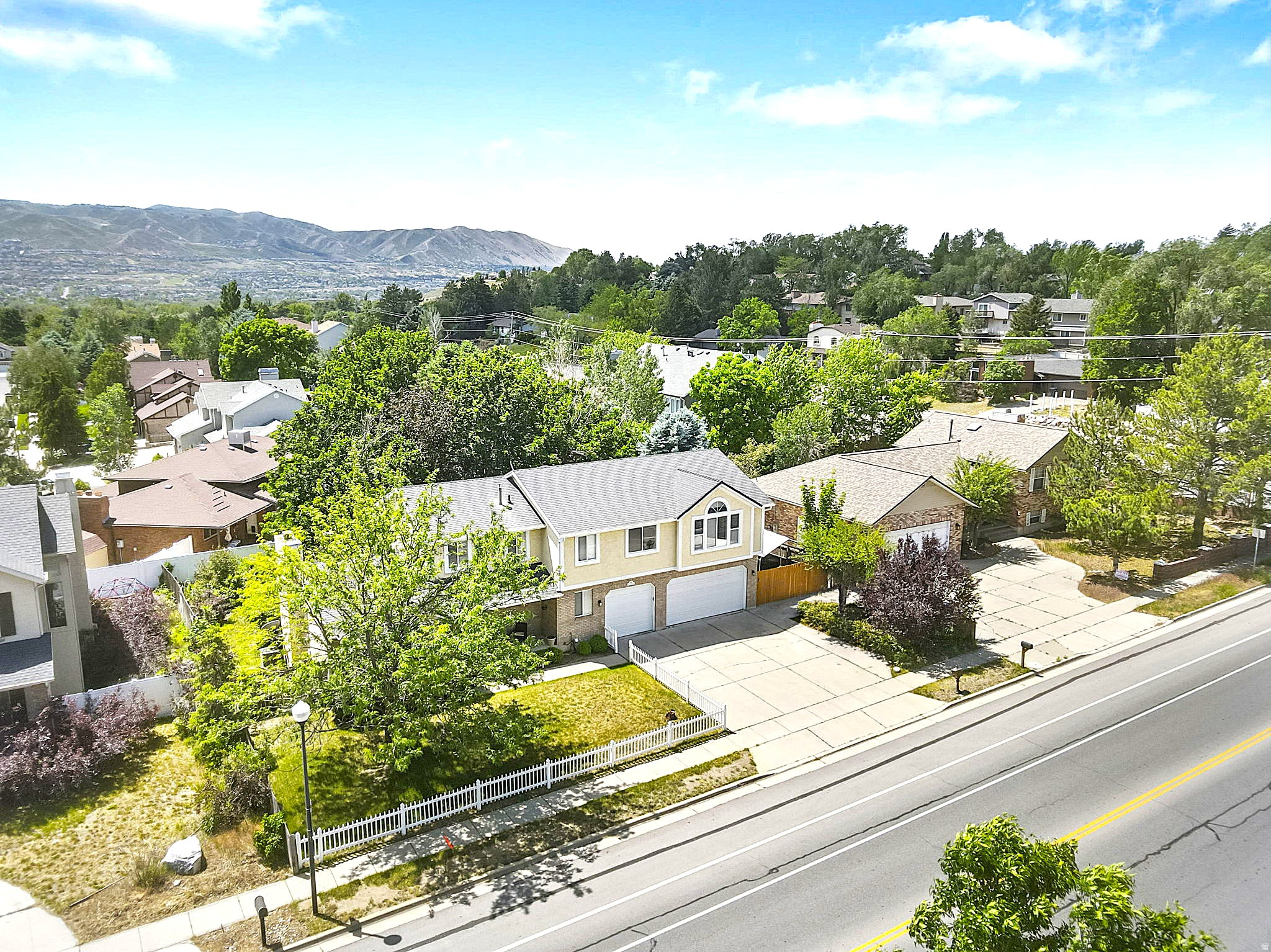 BIG WILLOW - Residential