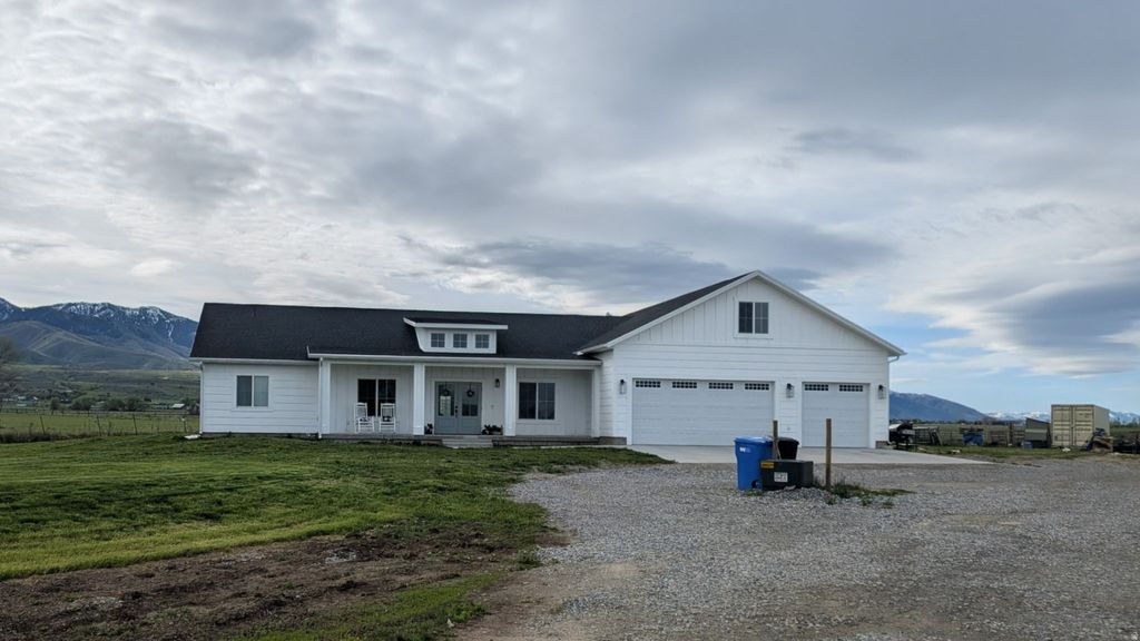 Photo of 550 W 7800 N, Smithfield, UT 84335 (MLS # 2151477)