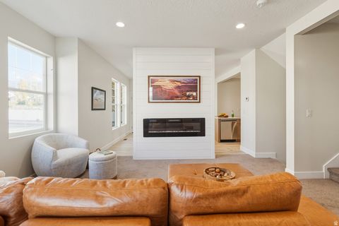Tiny photo for 433 E 450 N, Payson, UT 84651 (MLS # 2122641)
