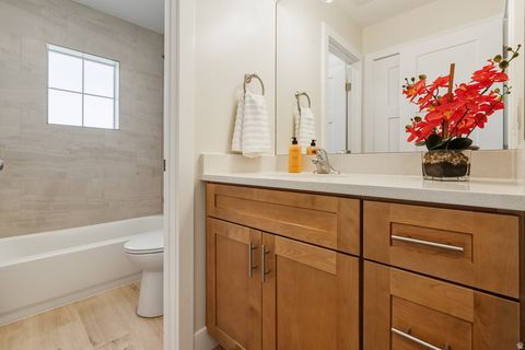 Tiny photo for 433 E 450 N, Payson, UT 84651 (MLS # 2122641)