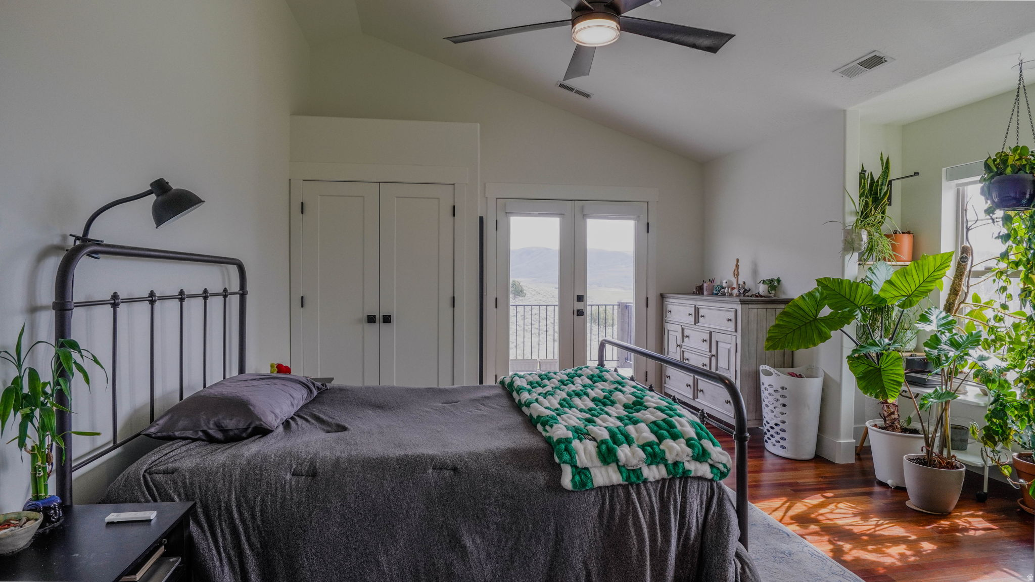 GREENERHILLS - Residential