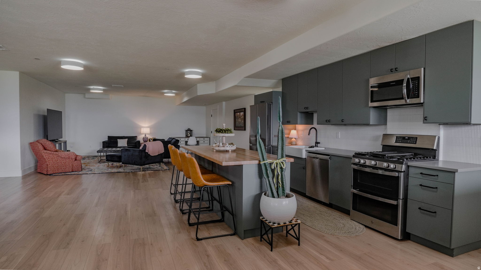 GREENERHILLS - Residential