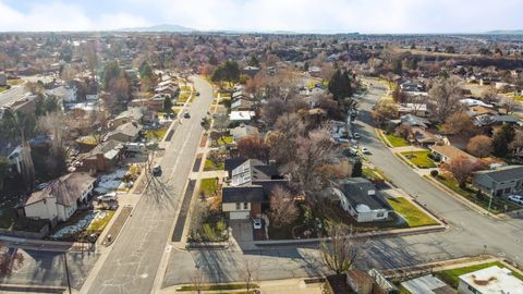 Tiny photo for 796 NANCY DR, South Ogden, UT 84403 (MLS # 2126067)