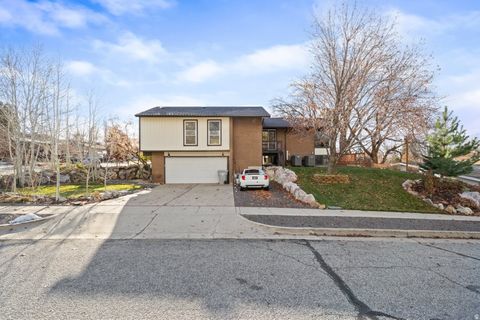 Tiny photo for 796 NANCY DR, South Ogden, UT 84403 (MLS # 2126067)