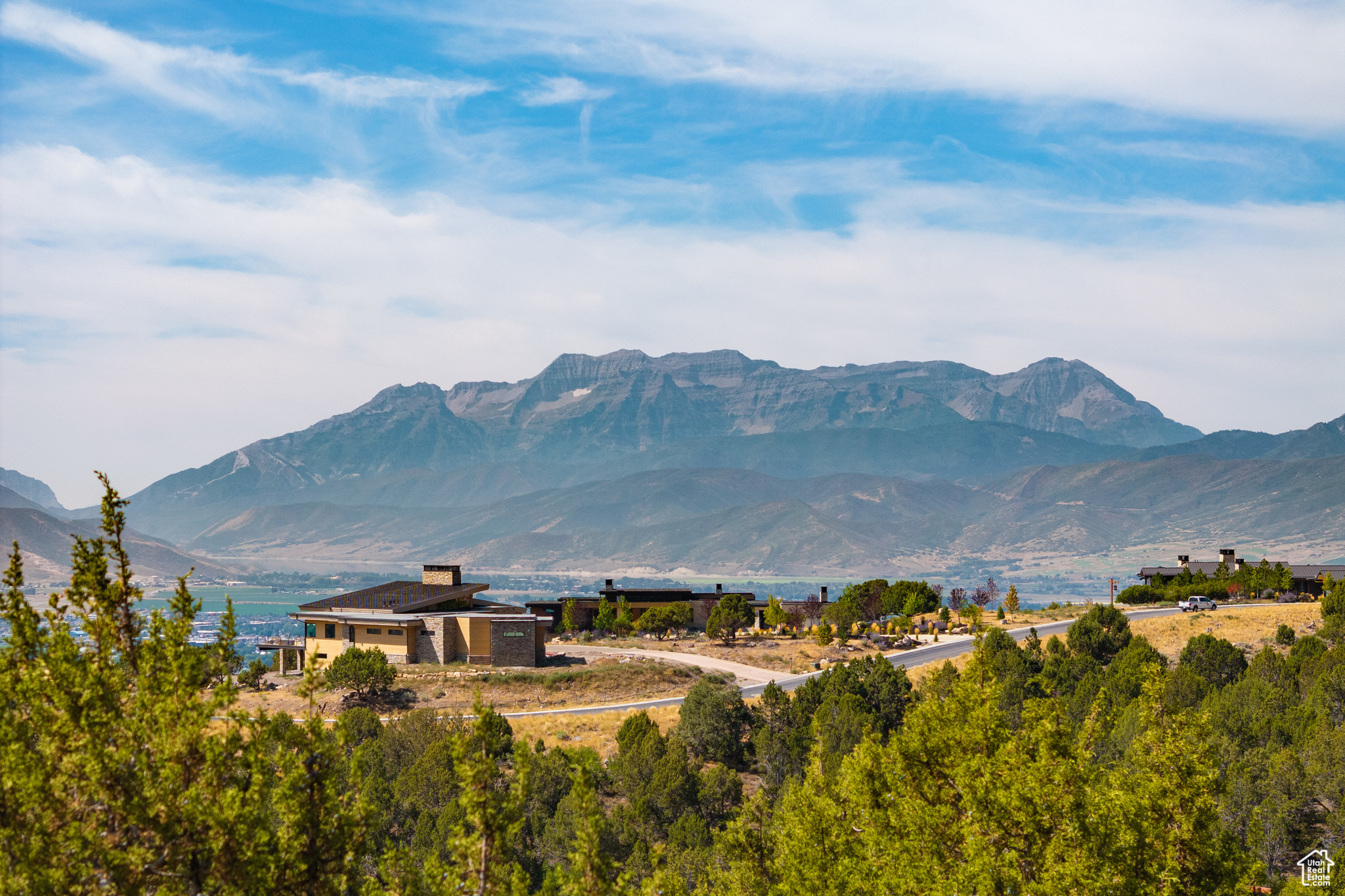 RED LEDGES - Land