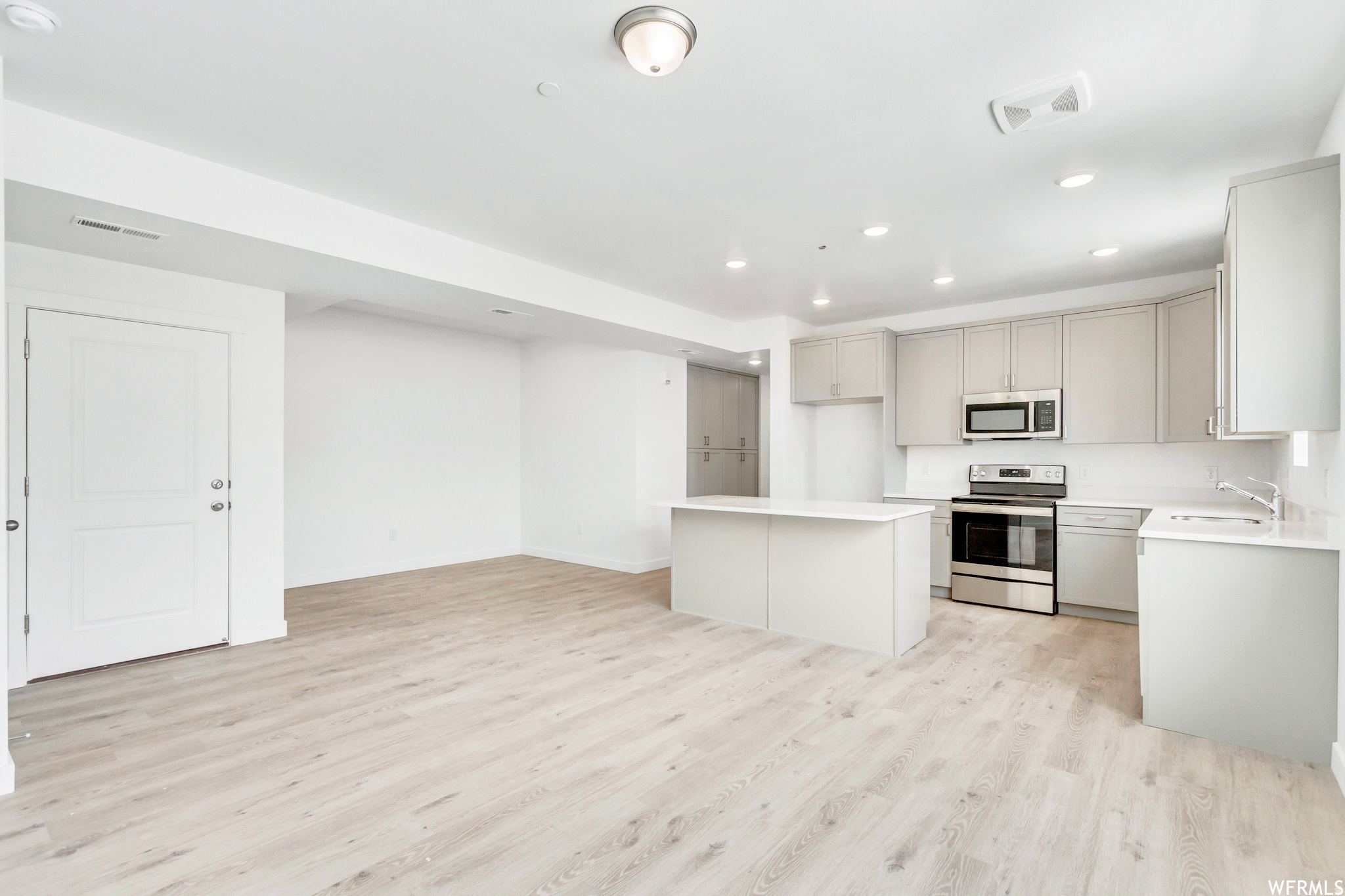 DAYBREAK - Residential