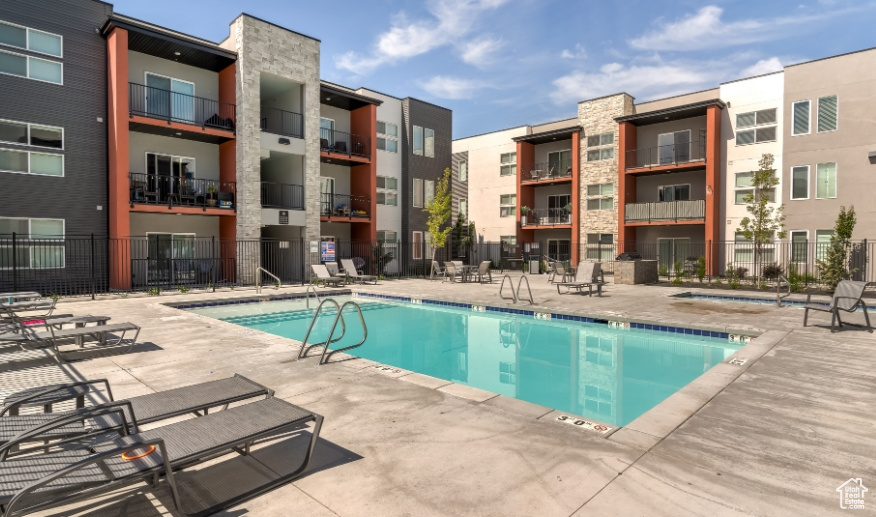 WEST SQUARE - Residential