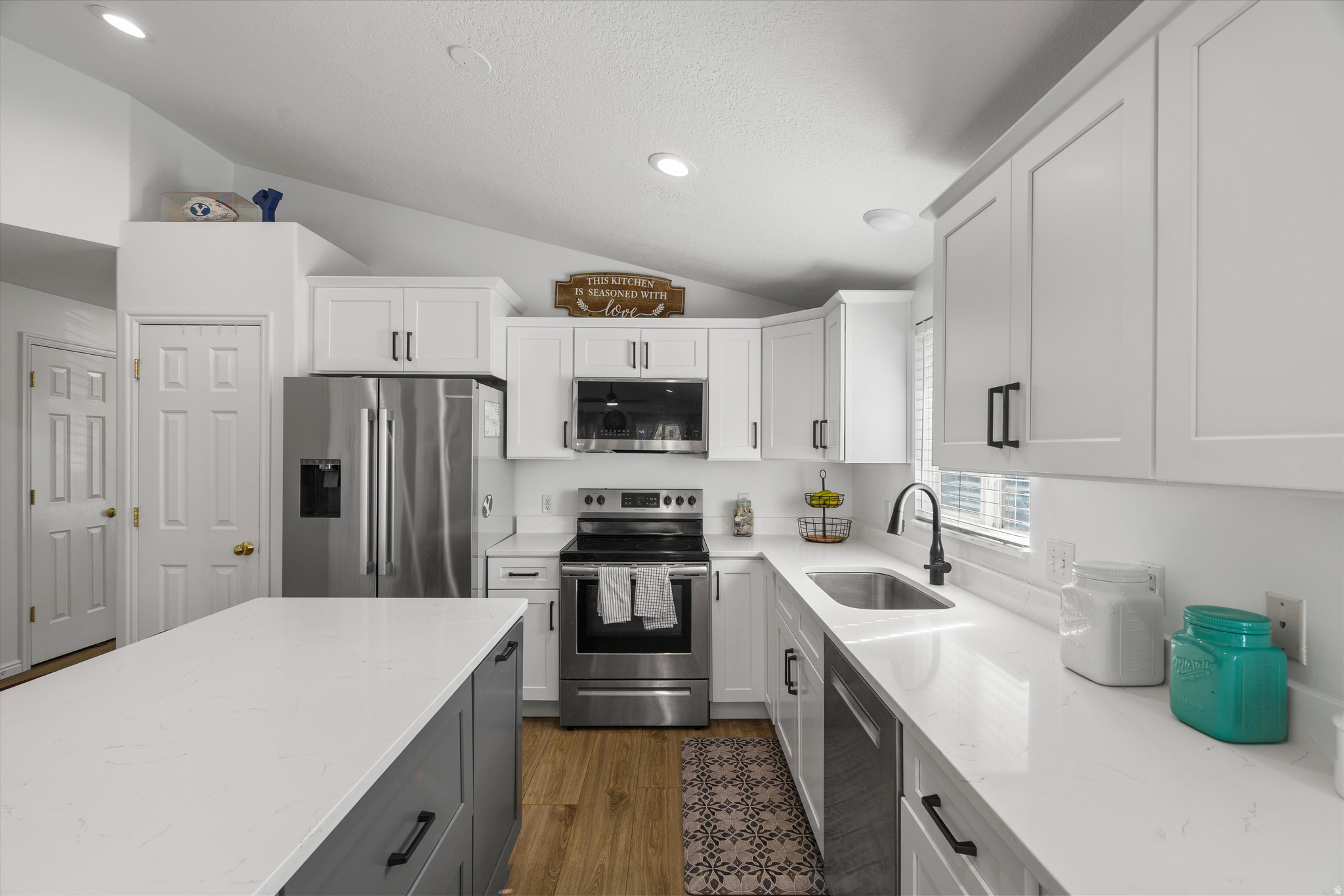 ABBIE COURT - Residential