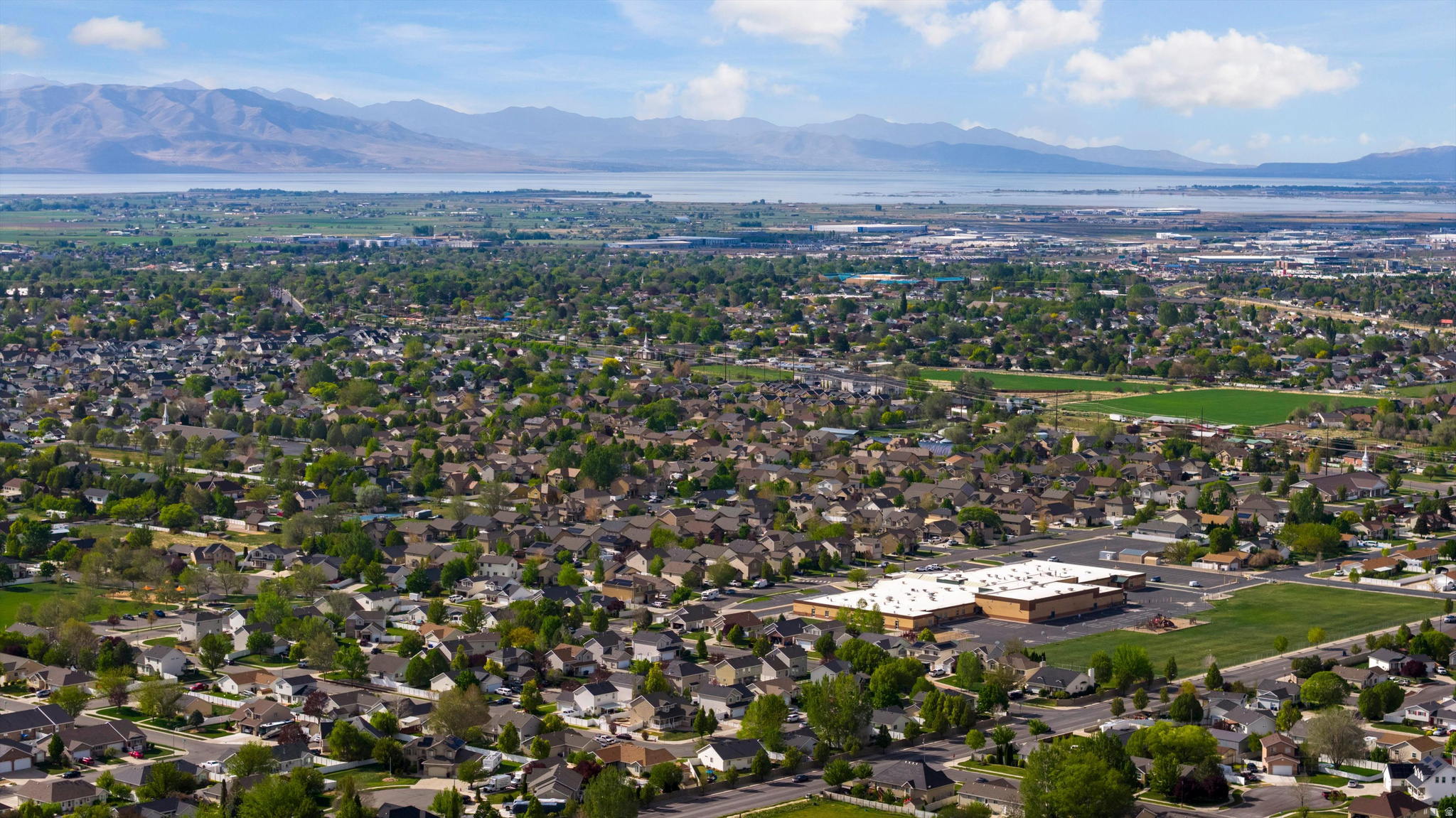 ABBIE COURT - Residential