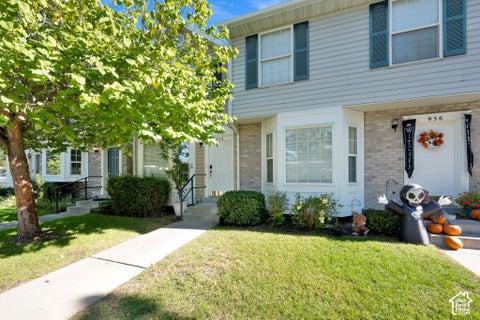 Townhouse For Sale - 958 N Independence Ave<br/> Utah County, Provo, UT 84604