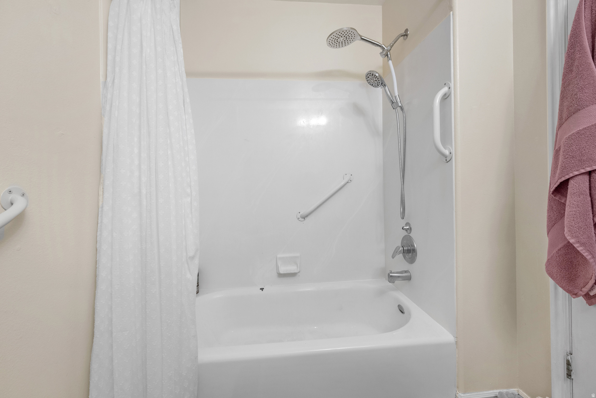 RED PINE ESTATES - Residential