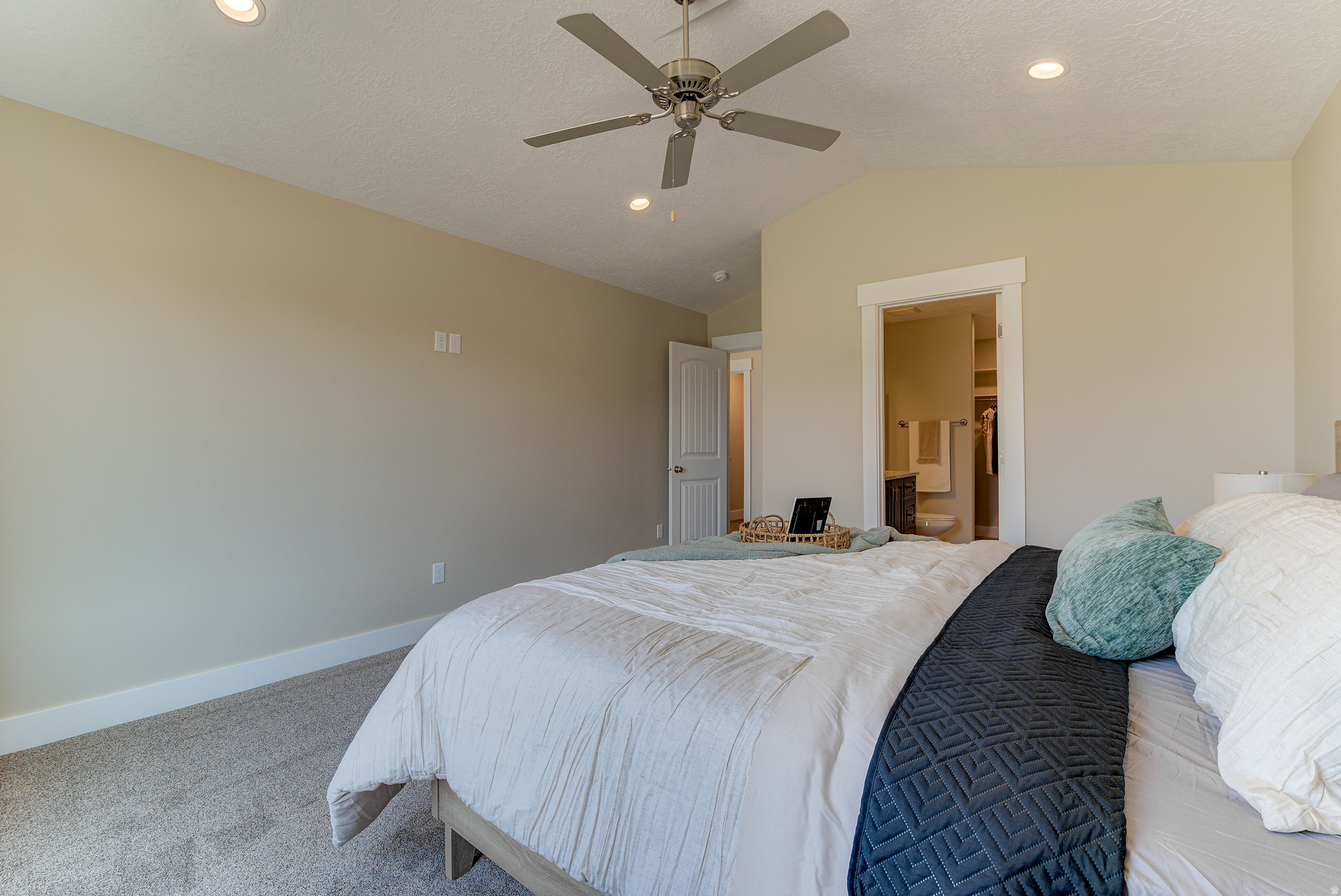 OVERLAKE ESTATES - Residential