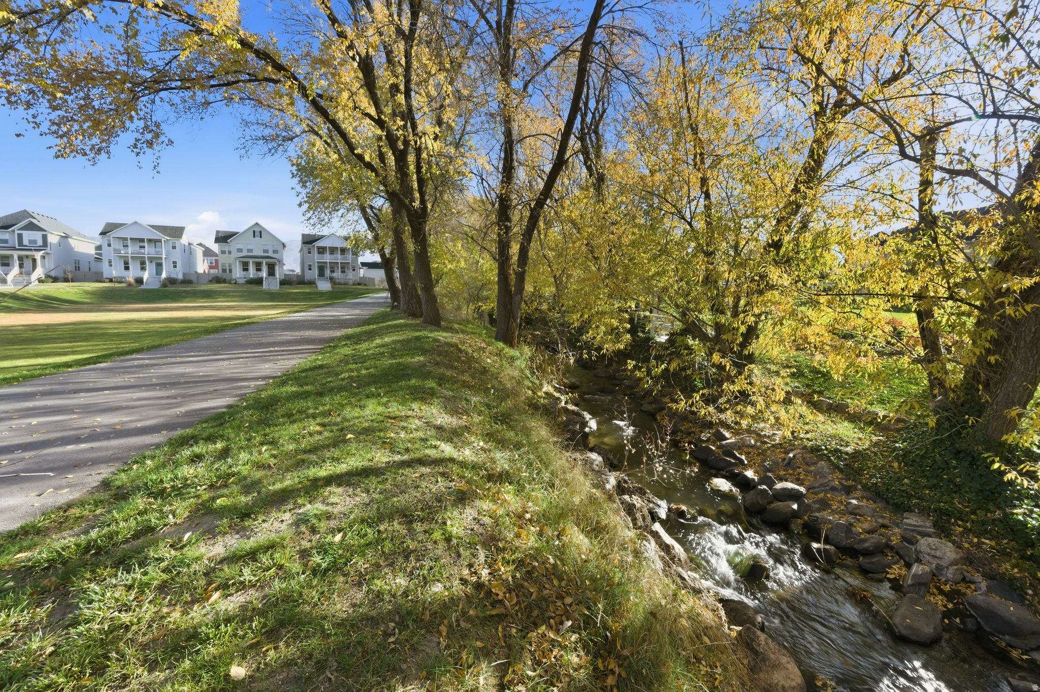 HILL FARMS - Residential