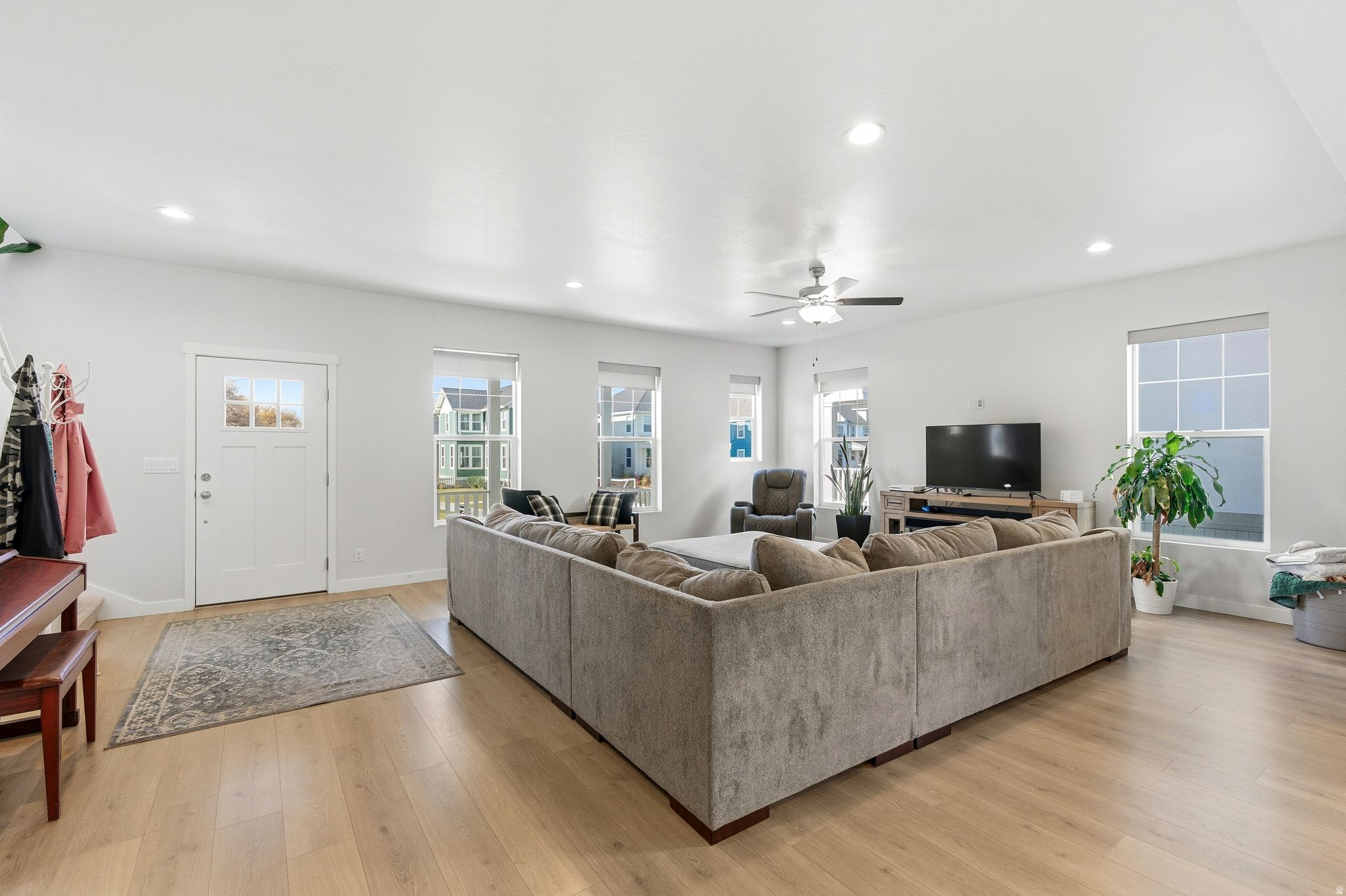 HILL FARMS - Residential